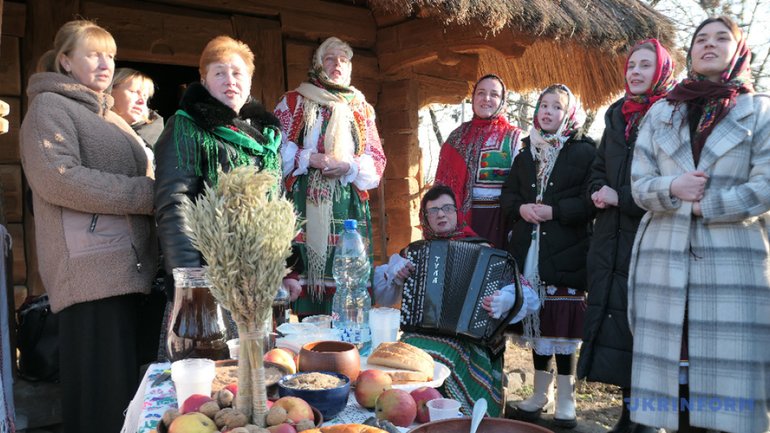 В Ужгороді пройшов етнофестиваль «Коляди в старому селі»