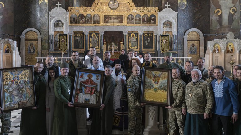 У Києво-Печерській лаврі освятили військові ікони для армійських корпусів і бригад