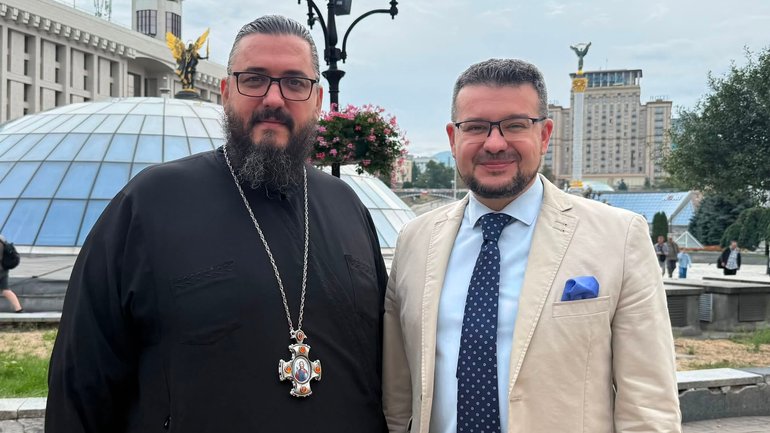 Предстоятель Чорногорської Православної Церкви привіз до Києва допомогу Силам оборони України