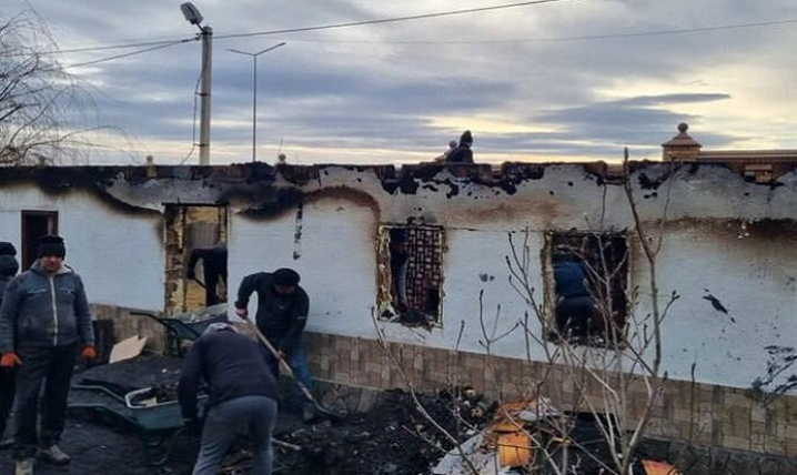 На Буковині згорів будинок митрополита УПЦ Лонгина