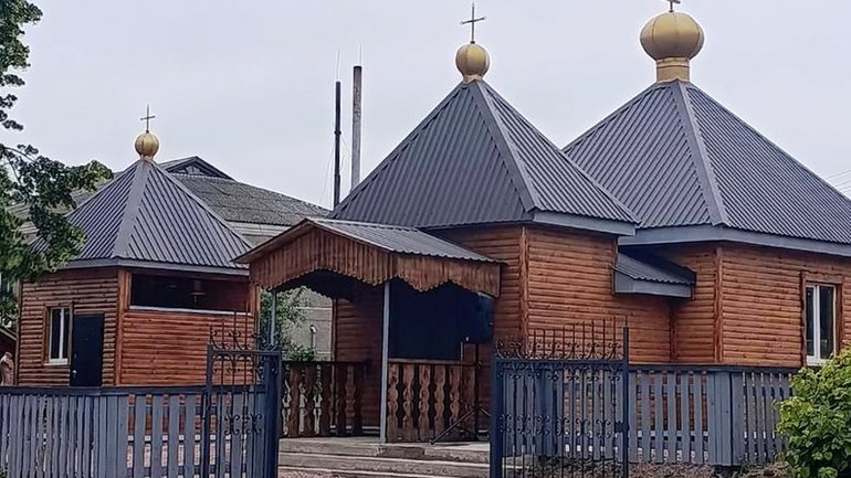 На Житомирщини освятили новий храм ПЦУ — церкву місцеві жителі побудували власноруч
