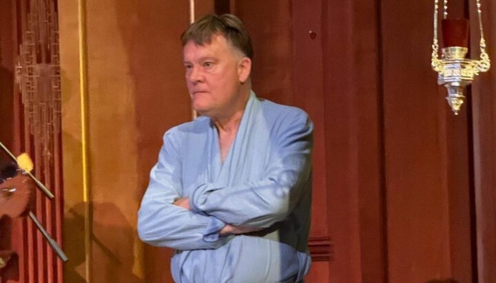 «Ідіть геть»: англіканський єпископ у халаті зупинив концерт у храмі Лондона
