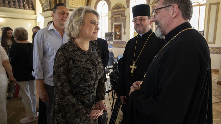 «Країні потрібні священики», — письменниця Оксана Забужко
