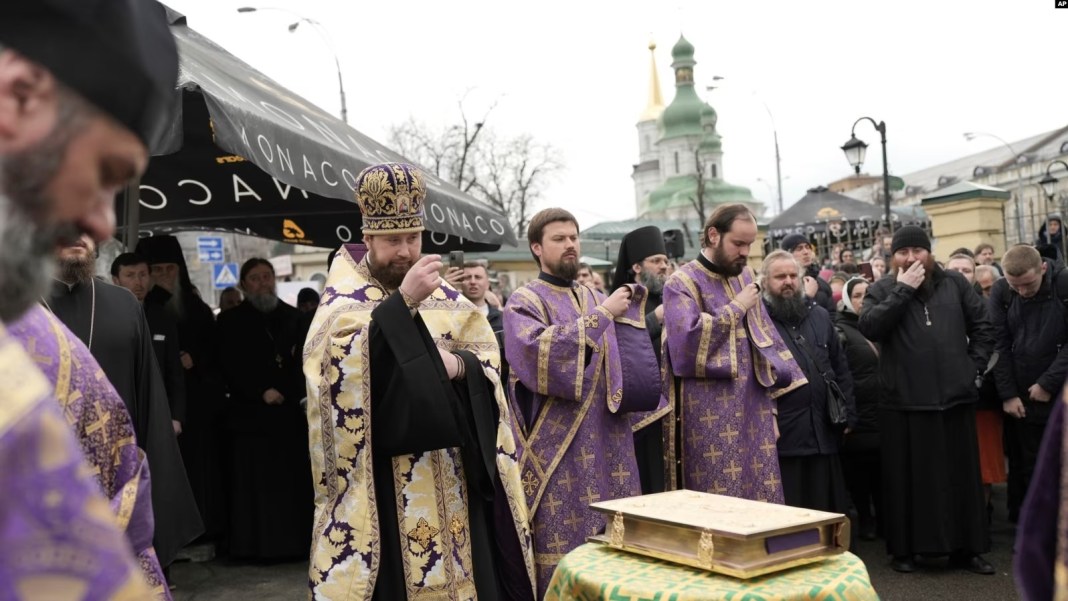 Останніми тижнями у США почала лунати критика на адресу українського уряду в обмеженні релігійних свобод в країні.