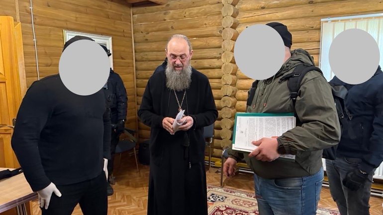 Поводилися коректно, - митрополит УПЦ Паканич про обшуки