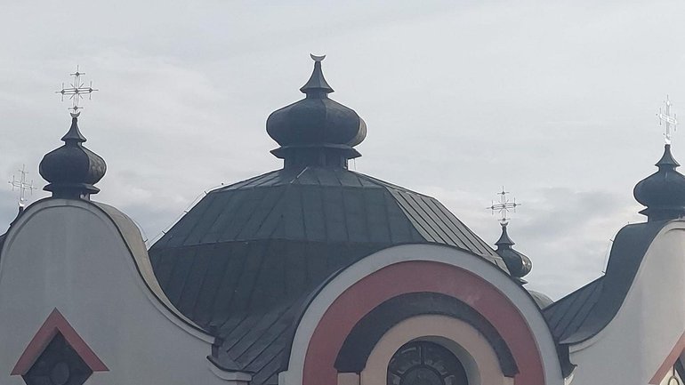 У Польщі затримали чоловіка за крадіжку хреста з купола української церкви