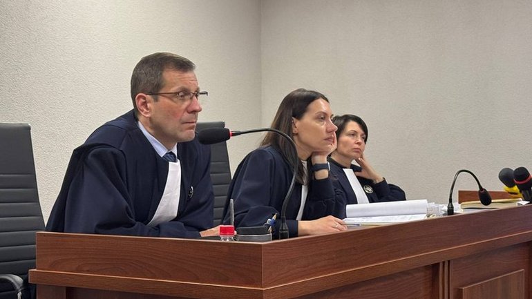У Дніпрі відбулося судове засідання щодо передачі громаді костелу Святого Миколая в Києві