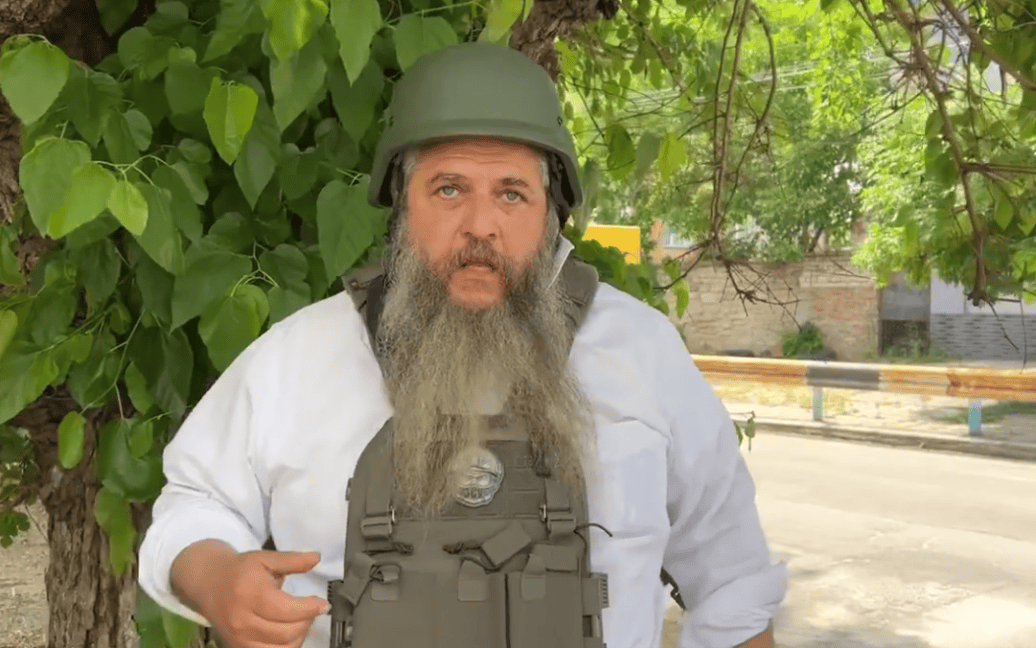 У Херсоні головний рабин України потрапив під обстріл
