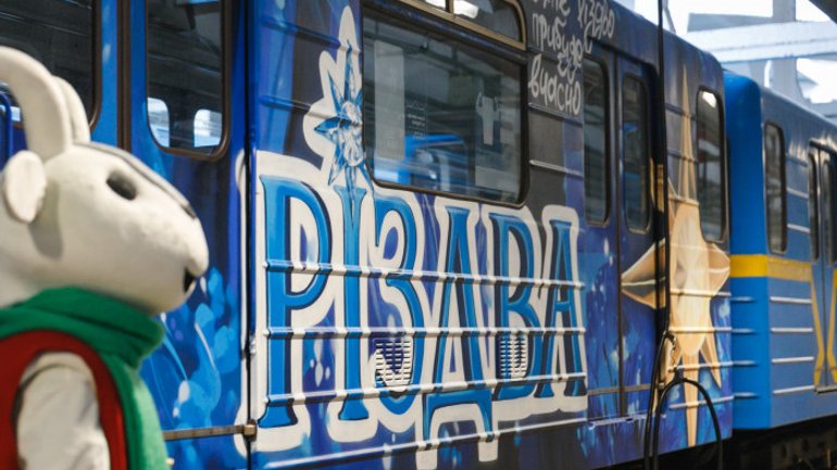 В метро Києва курсуватиме тематичний артпоїзд "Потяг до Різдва"