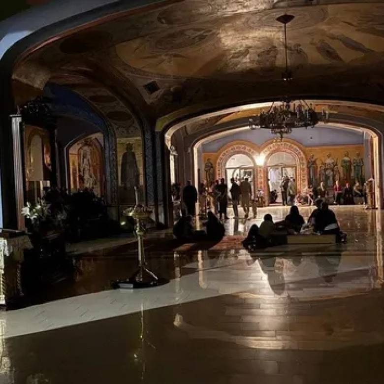 У Волинській єпархії ПЦУ відреагували на випадок, коли під час найбільш масованої атаки по Волині 9 липня людей із домашніми улюбленцями не пустили до укриття Собору всіх святих землі Волинської у Луцьку