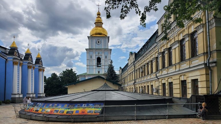 У Києві завершується музеєфікація фундаментів надбрамної церкви Михайлівського монастиря