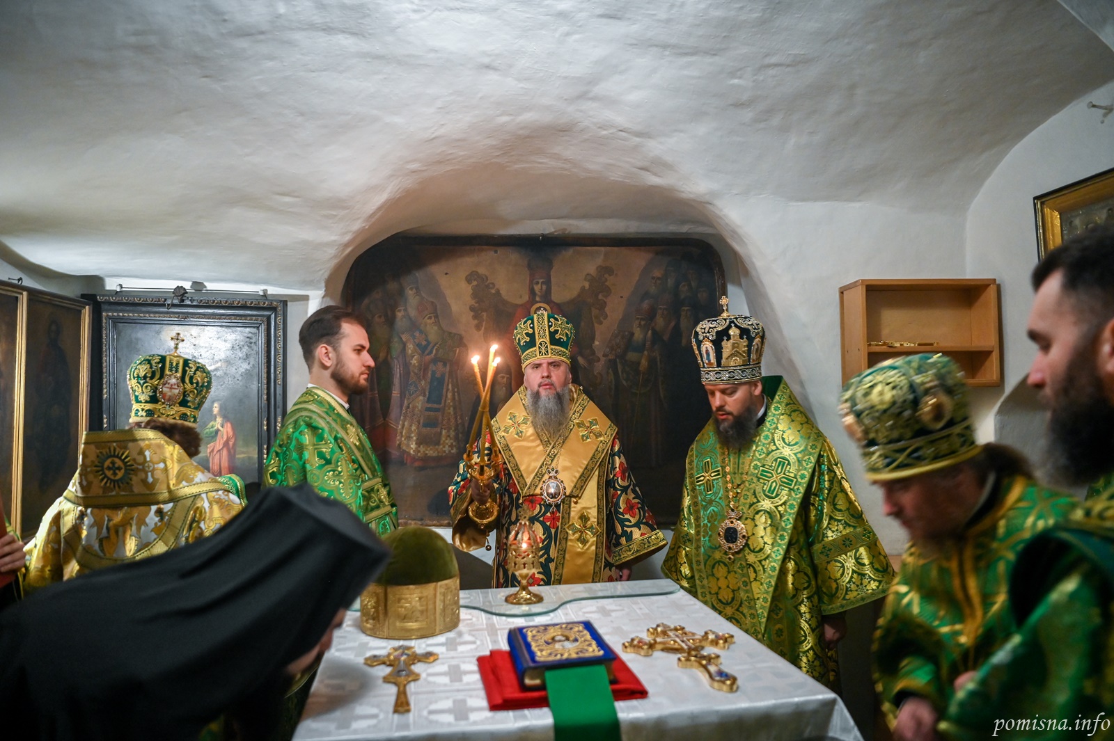 Митрополит Епіфаній уперше служив літургію в Дальніх печерах лаври (фото) - Релігійна правда