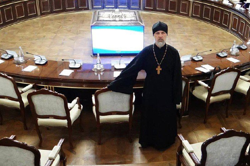 Священика в санкт-петербурзі засудили на 3 роки колонії у справі про «фейки про армію»