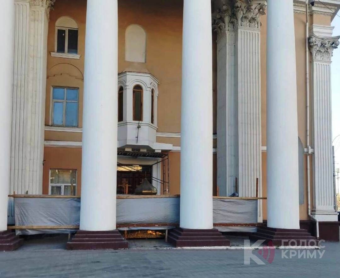Окупанти демонтовали купол кафедрального собору ПЦУ у Сімферополі