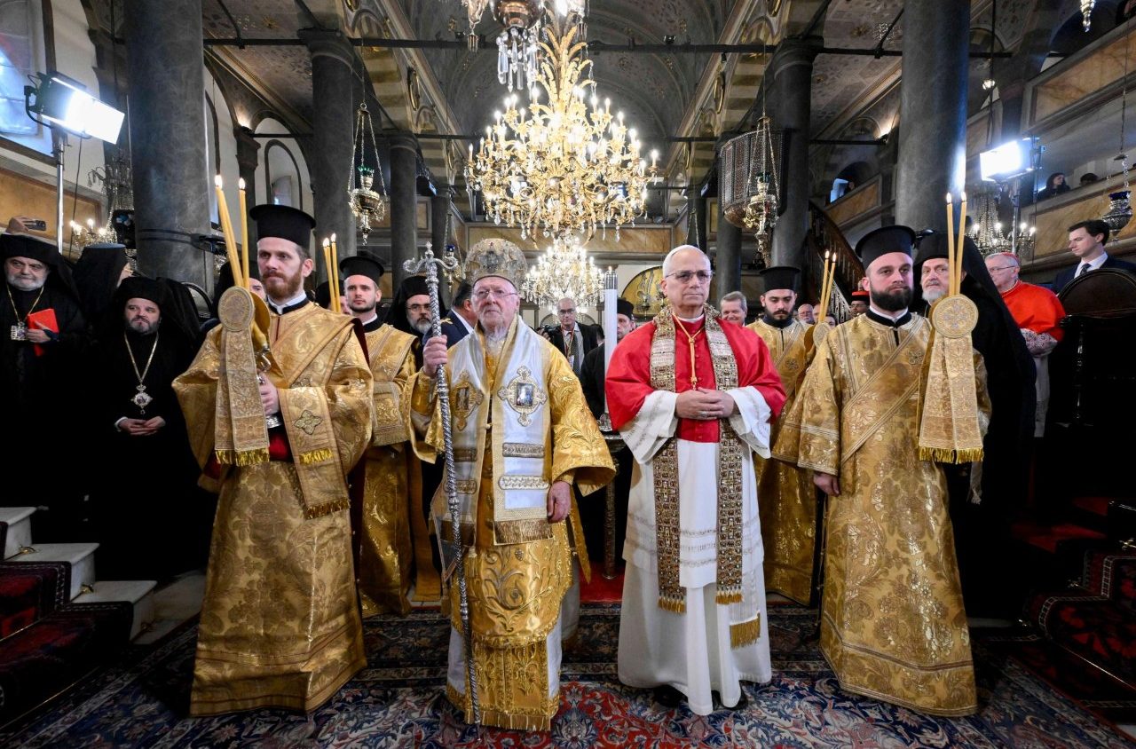 Папа Римський закликав до єдності, перебуваючи на Літургії у Фанарі