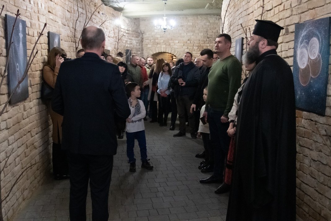Митрополит Луцький і Волинський Православної церкви України побував на виставкці артефактів Трипілля