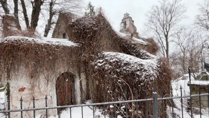 В Житомирі руйнується 235-річна каплиця: що відомо