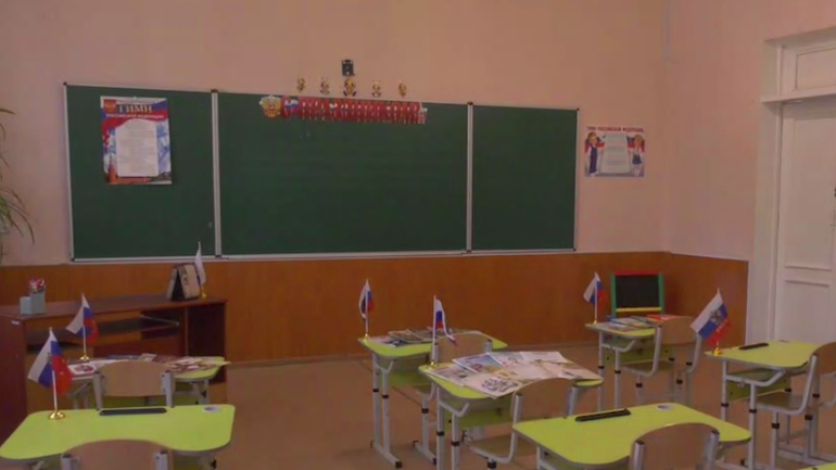 Окупанти влаштували в захопленій школі Бердянська “православну гімназію”