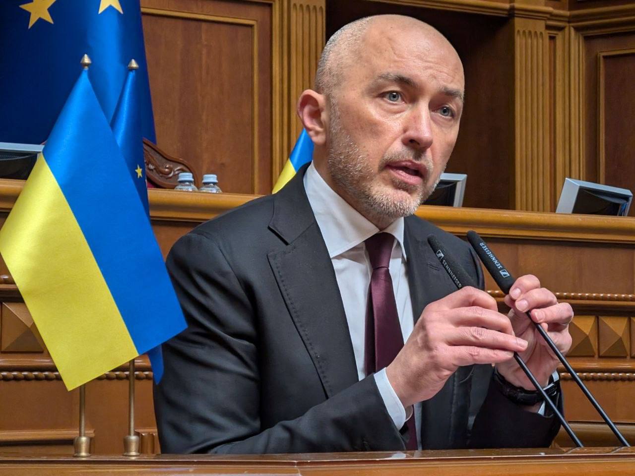 Зміни в іміджі: голова НБУ Андрій Пишний відмовився від "чаклунських" браслетів