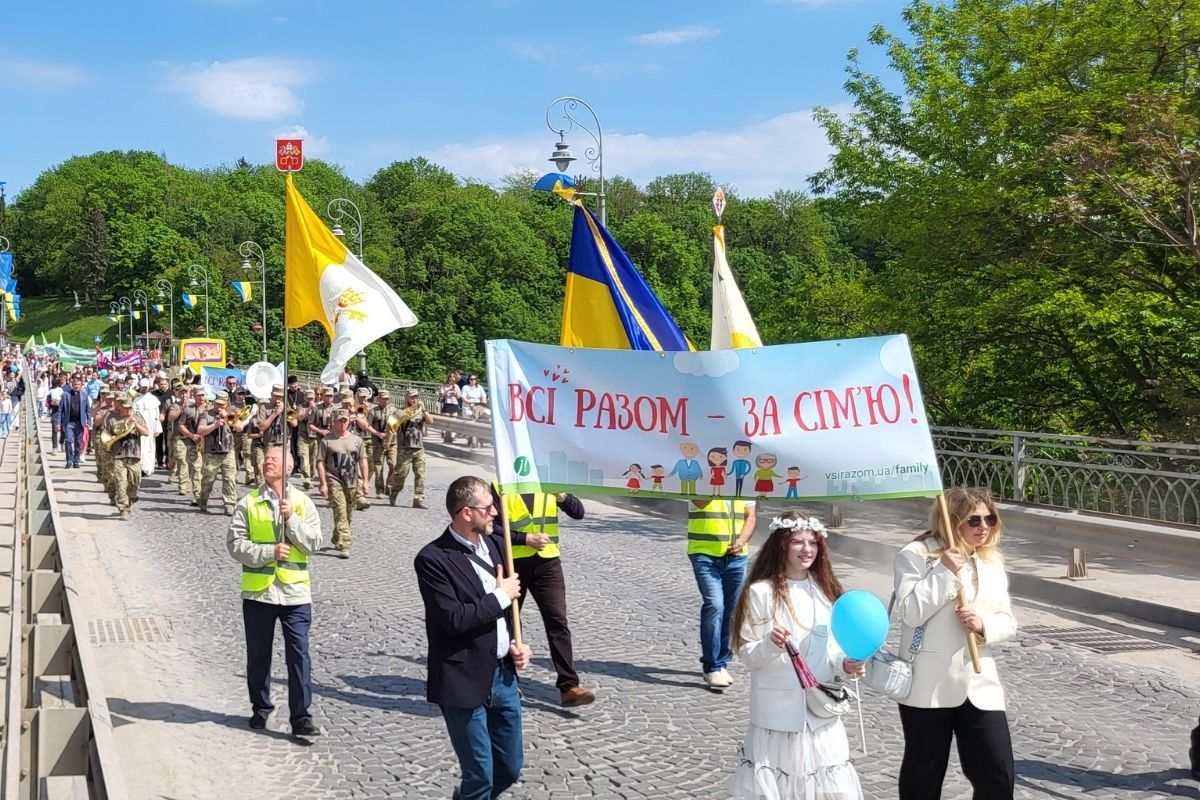 Кількатисячна Сімейна хода пройшла у Кам’янці-Подільському