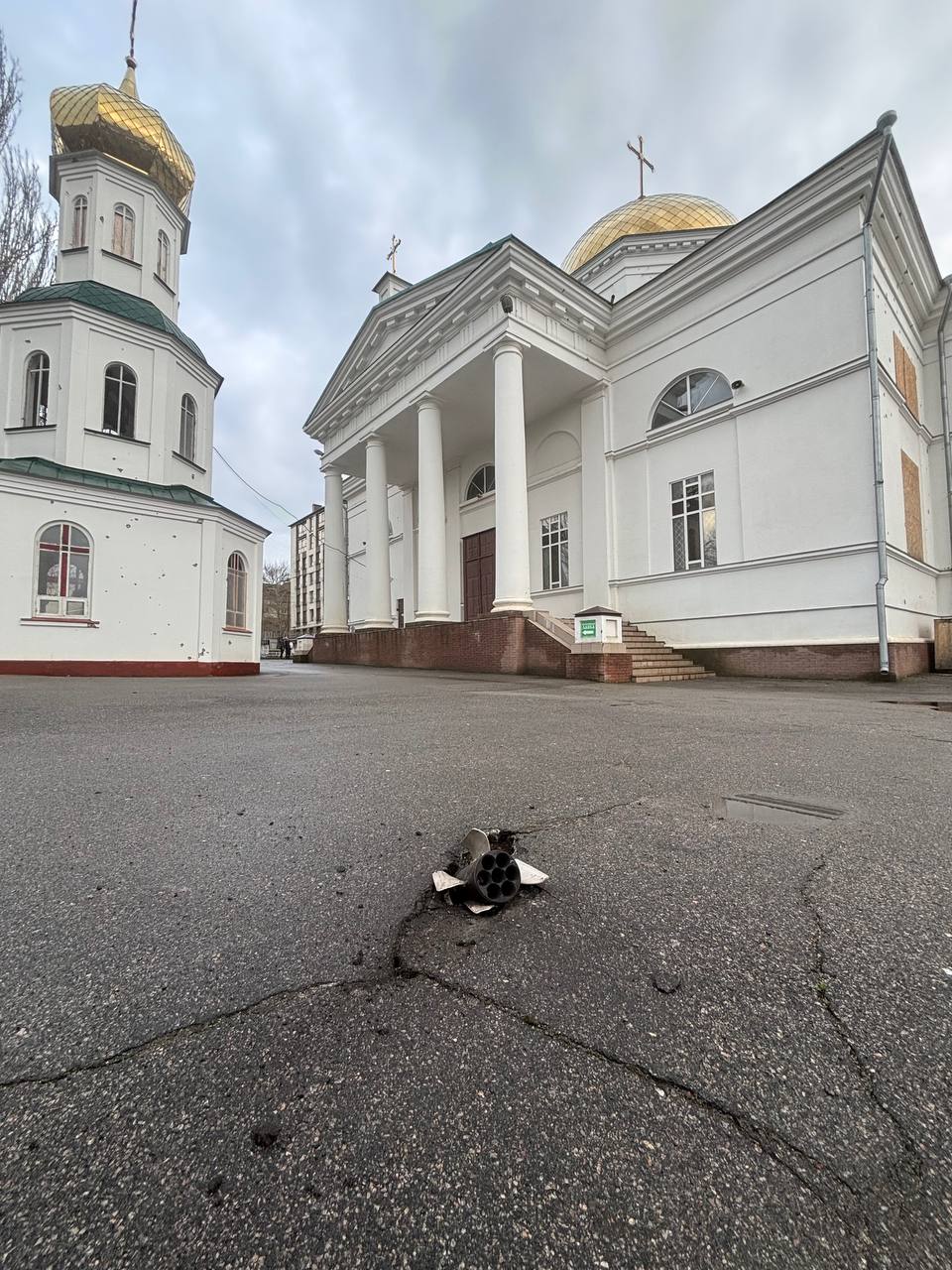 Російські війська обстріляли кафедральний собор УПЦ у Херсоні