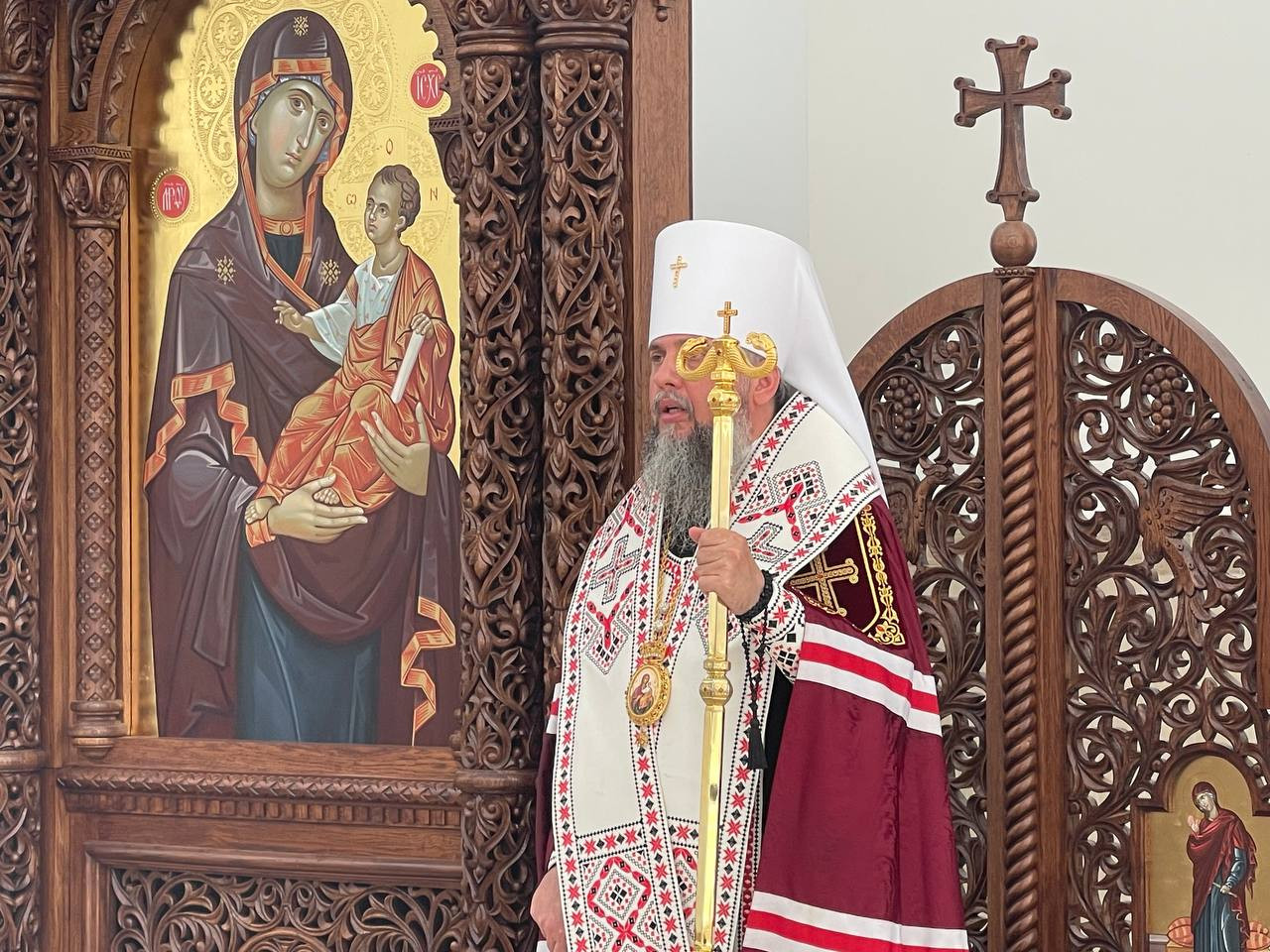 Митрополит Епіфаній освятив іконостас у Бучі в День Незалежності