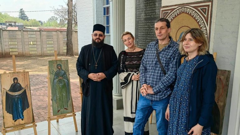 Український проект «Ікони на ящиках з-під озброєнь» уперше показали в Африці