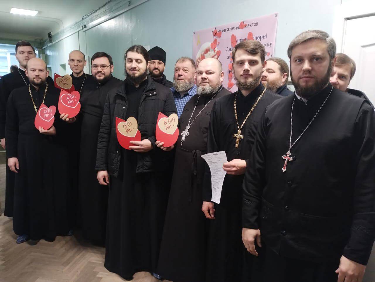 Понад 70 священників та мирян УПЦ здали кров для українських воїнів