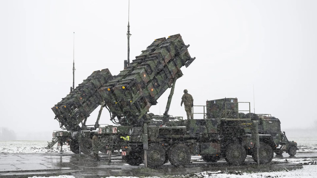 90 ракет до комплексів "Patriot" везуть із Ізраїлю до України завдяки хасидам — "Axios"