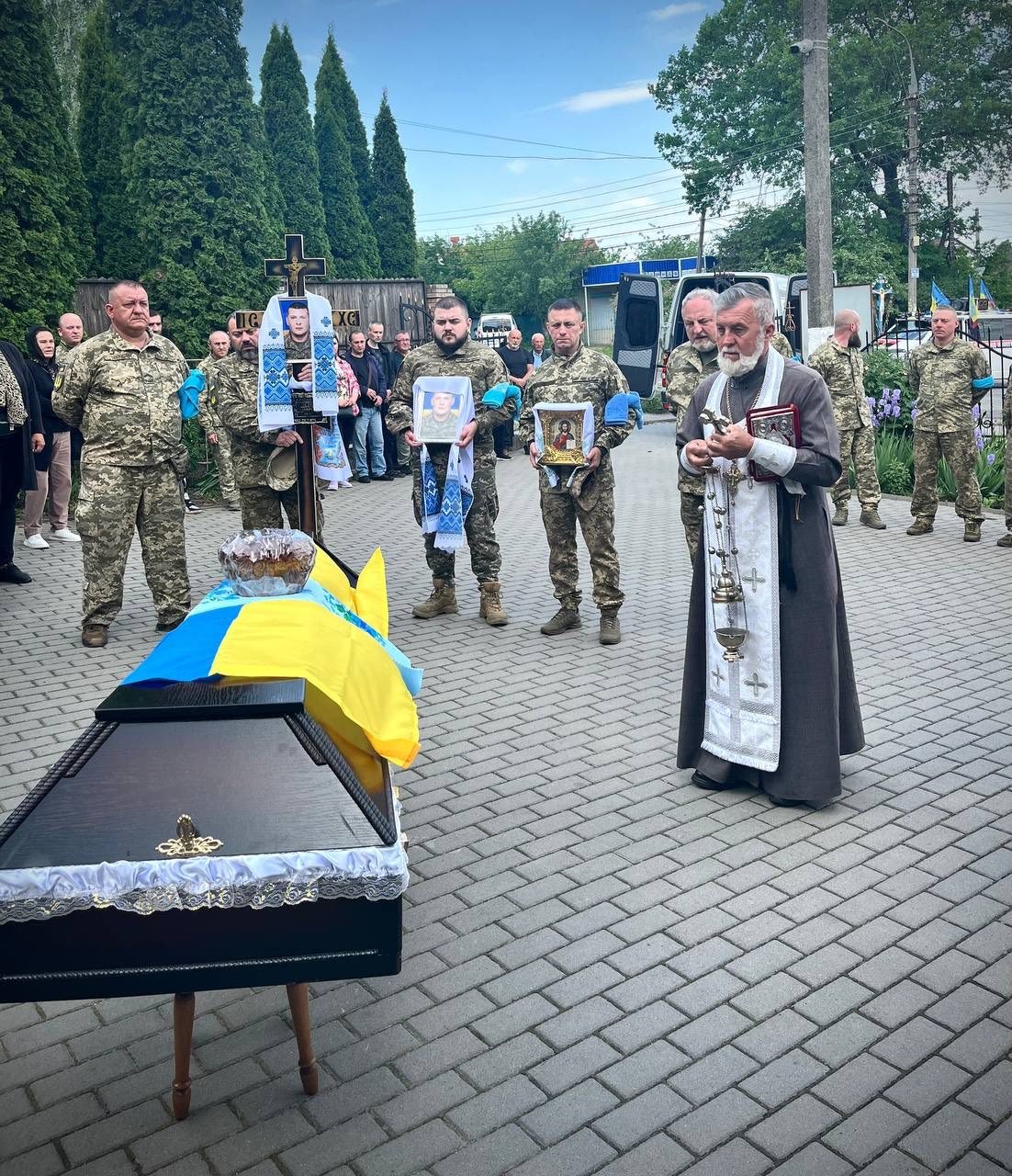 У єпархіях УПЦ відспівали полеглих захисників України