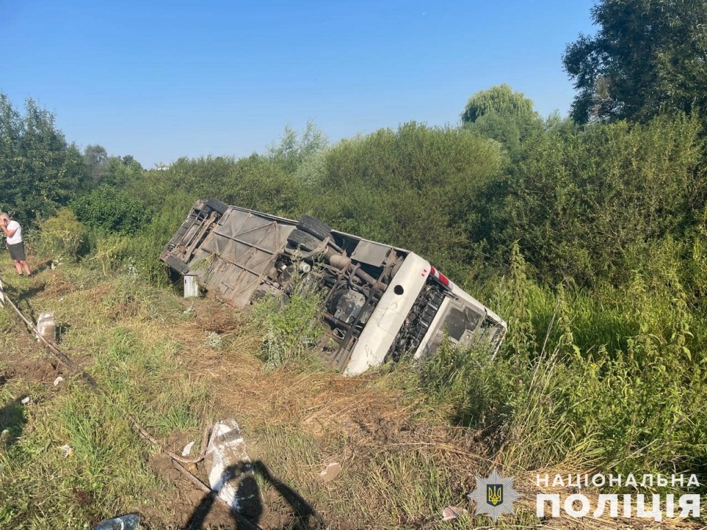 Автобус з паломниками потрапив в аварію на Тернопільщині