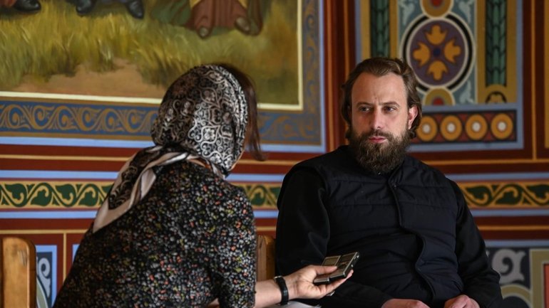"Я вже у війну записки у лаврі знайшов: о здравії русскіх воїнів", - архимандрит Авраамій