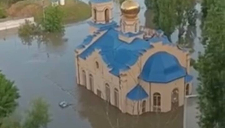 Через підрив греблі Каховської ГЕС затоплено сім храмів УПЦ