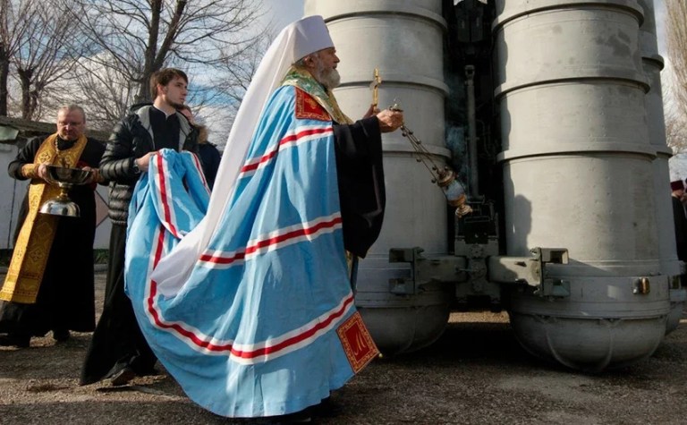 РПЦ вважає прийнятним освячення ядерної зброї