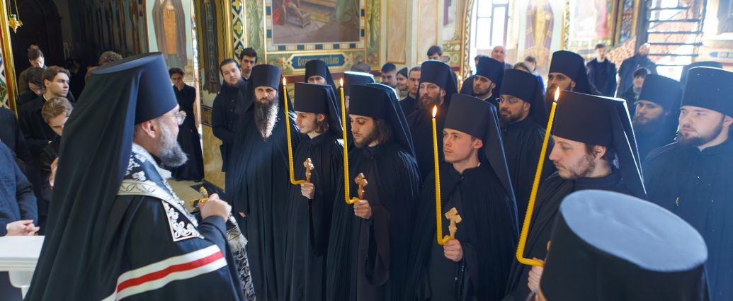 У Києво-Печерській Лаврі відбувся чернечий постриг студентів КДАіС