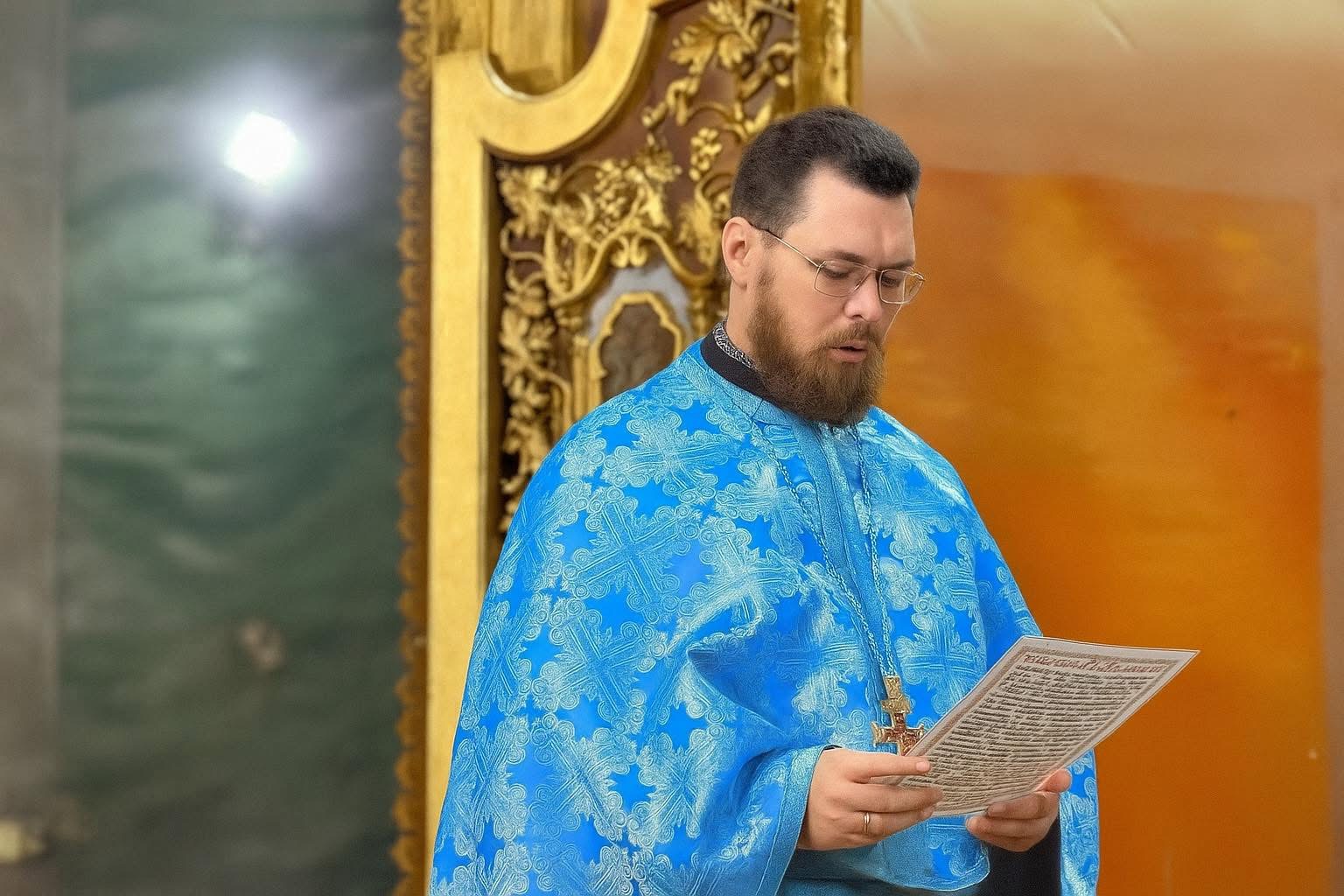 До Литви приїхав служити священник з Маріуполя