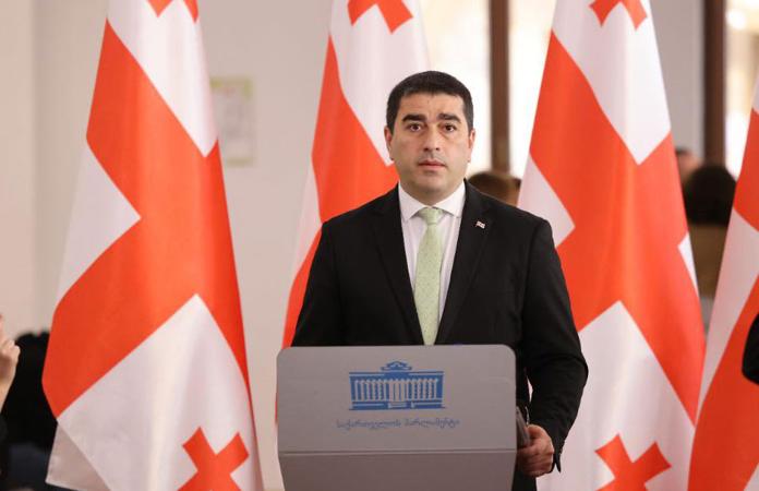 Правляча партія Грузії внесла до парламенту поправки, які забороняють "пропаганду ЛГБТ" та одностатеві шлюби
