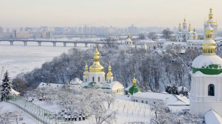В УПЦ знайшли пояснення, чому їхній монах вистрибнув оголеним з вікна
