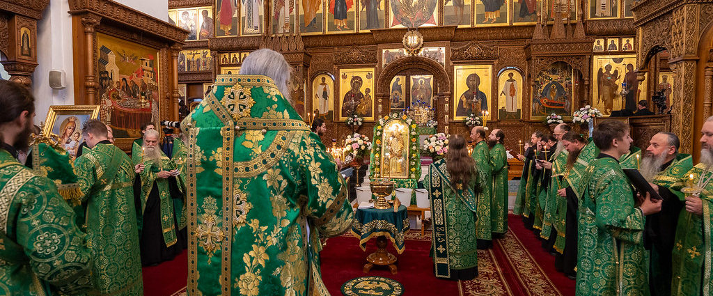 До Святогірської лаври прибула частка мощей прп. Арсенія Великого