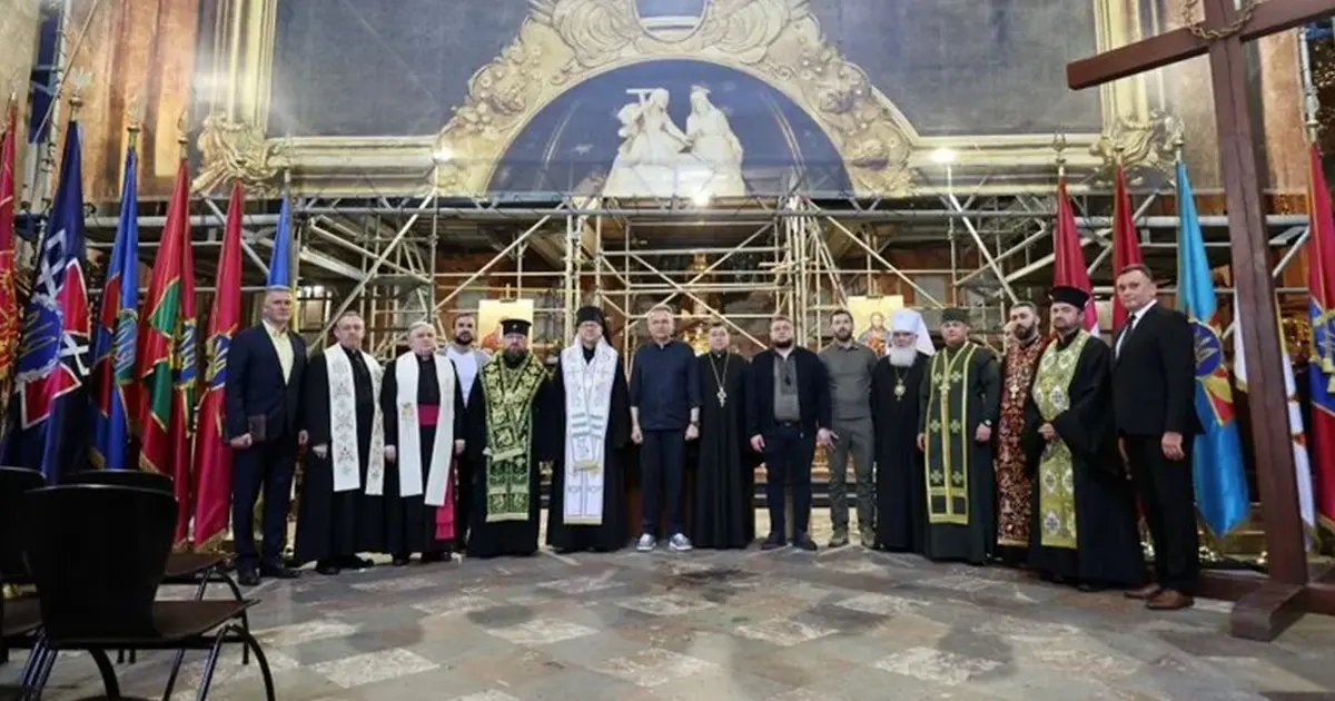 У рамках святкування Дня міста Львова, в Гарнізонному храмі святих апостолів Петра і Павла відбулася міжконфесійна молитва