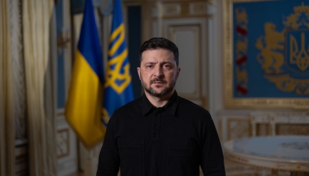 Російський дрон влучив у центральну будівлю СБУ навпроти собору Софії Київської