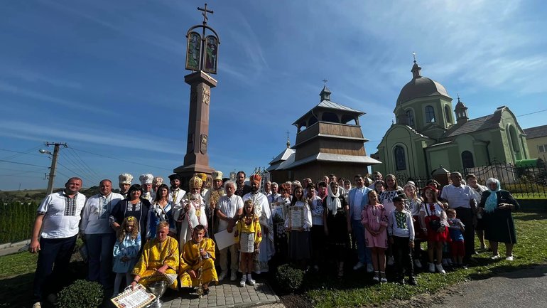 На Львівщині встановили перший в Україні пам‘ятний знак Томосу