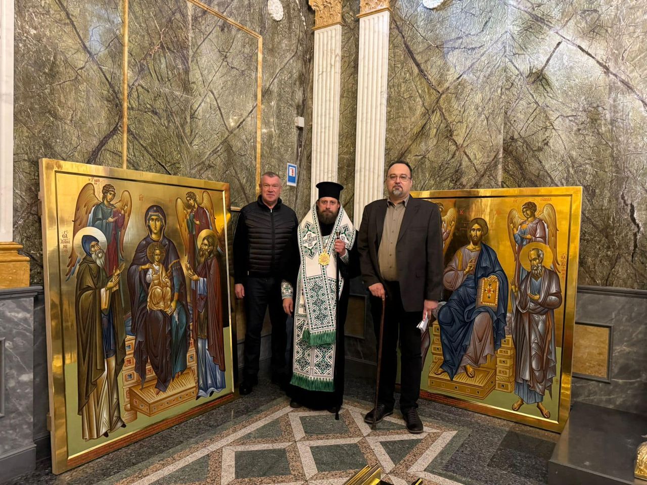 В Успенському соборі з'явились ікони з Афону!