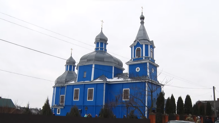 Прихильники УПЦ забарикадувалися у храмі і п'ять місяців не впускають до нього ПЦУ