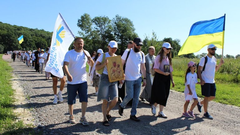 "Карітас Україна" зібрав своїх волонтерів на прощу до Зарваниці