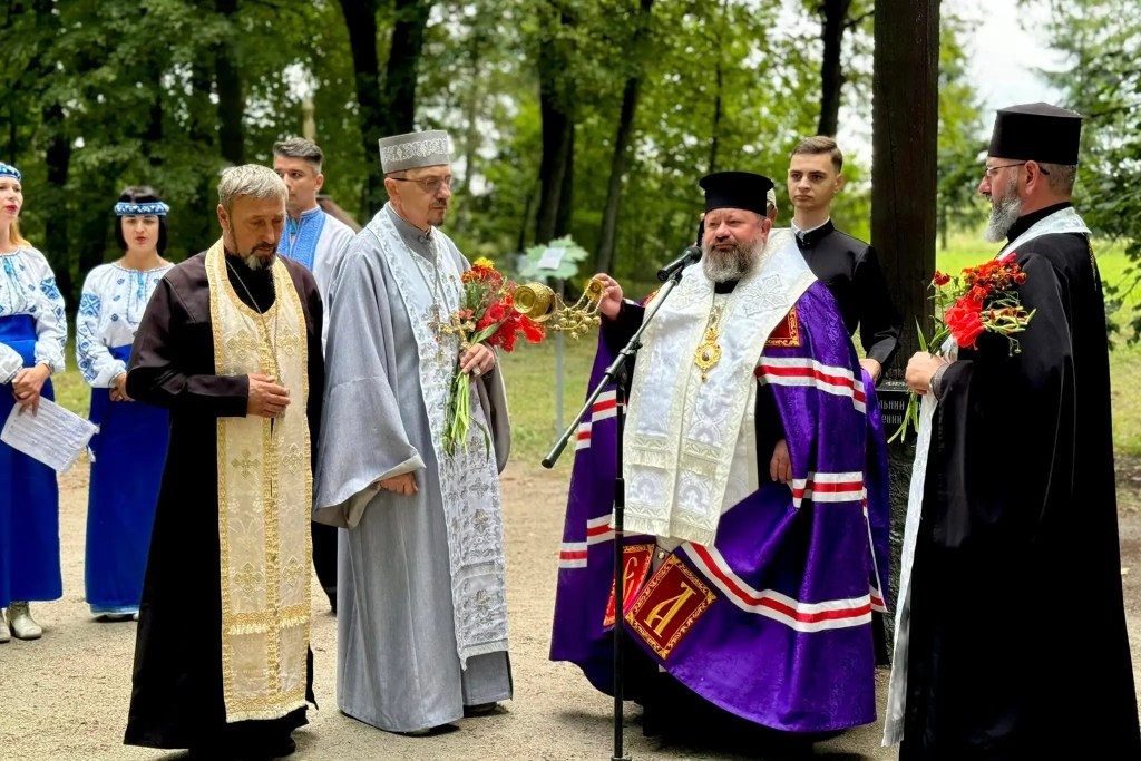 Єпископ ПЦУ вшанував пам’ять Пантелеймона Куліша