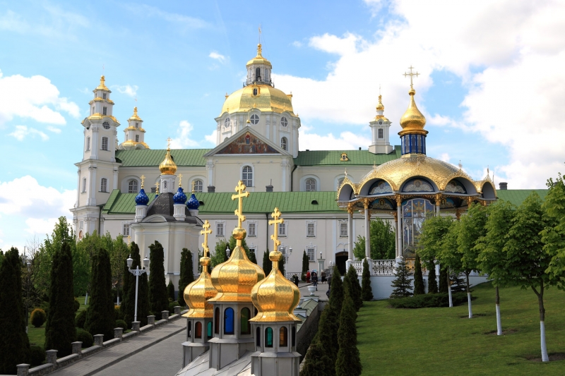 У Почаївській Лаврі незаконно зареєстрували за МПвУ каплицю і будівлі
