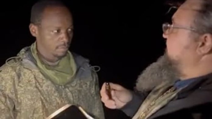 Священник РПЦ провів обряд над найманцем з Африки, який воює за російську армію