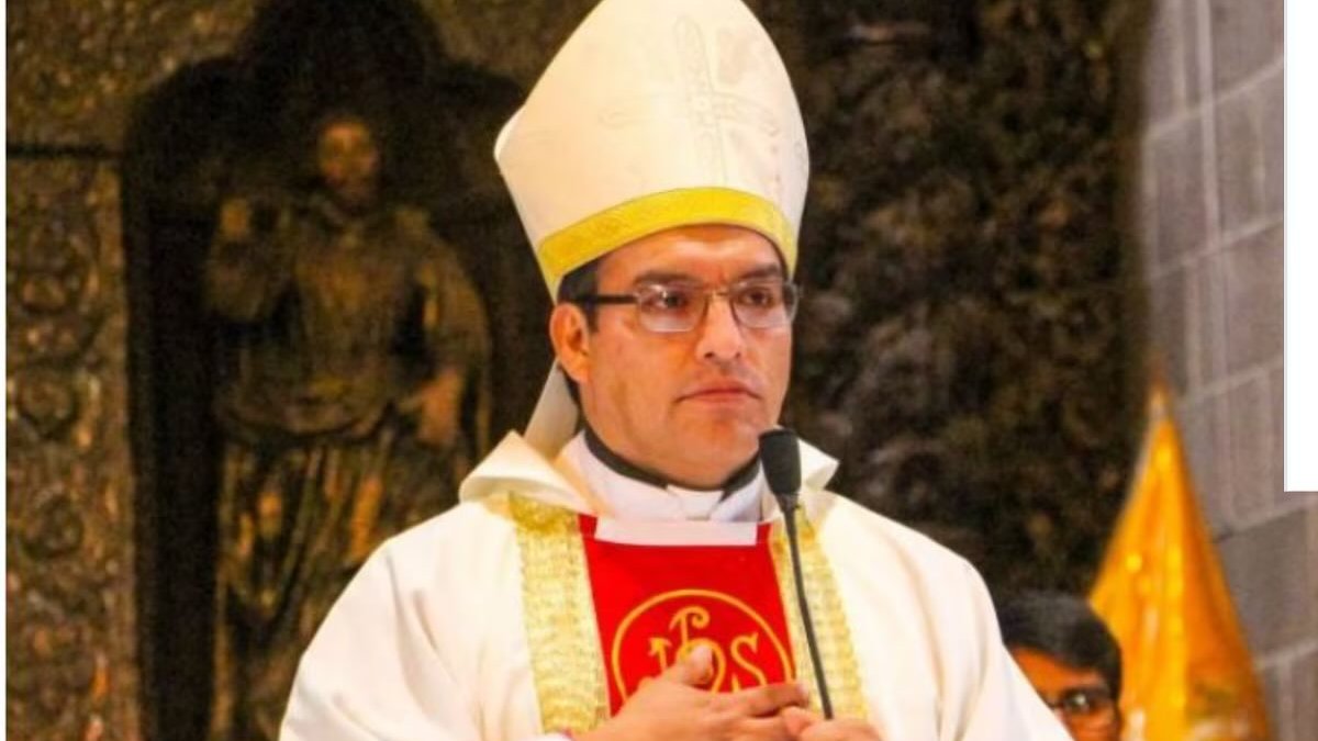 Католицький єпископ із Перу подав у відставку через скандал із 17 коханками
