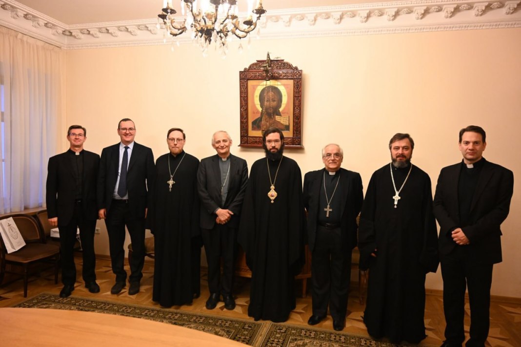 Представник Ватикану зустрівся з главою ВЗЦЗ РПЦ
